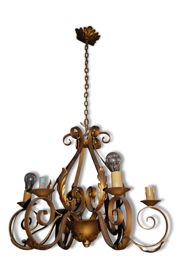 Lustre en fer patiné doré