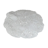 Round placemat in crocheted cotton lace