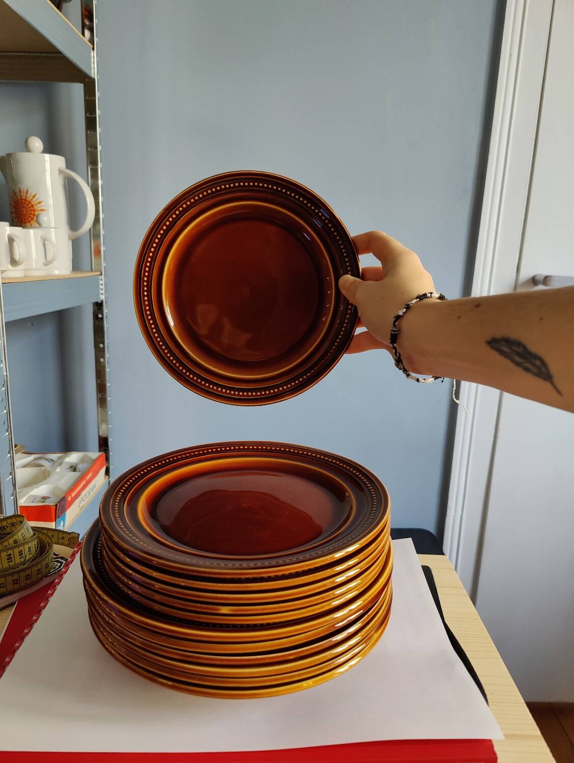 Assiettes marron St Amand