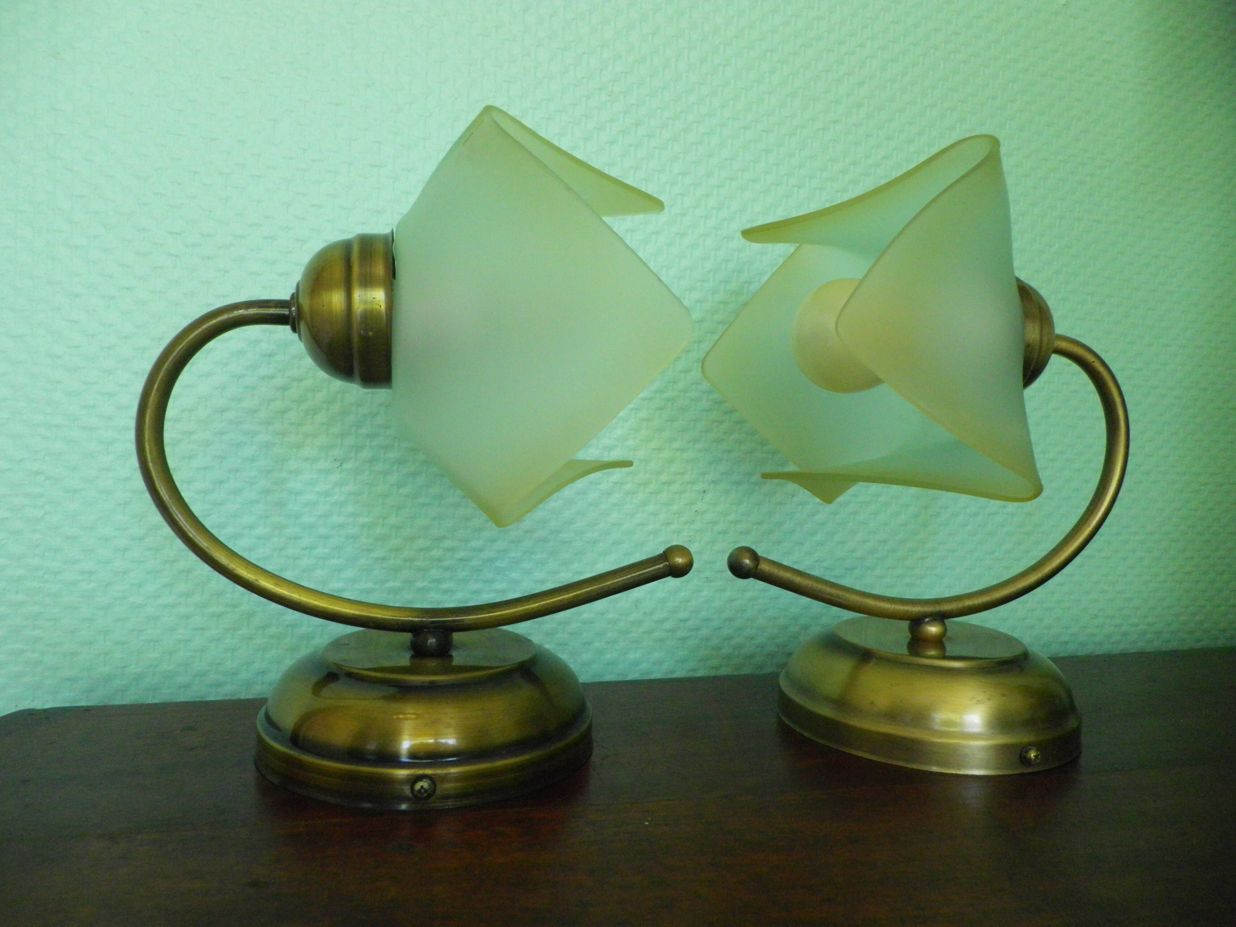 2 wall lights, opaline lampshade 1960/1970