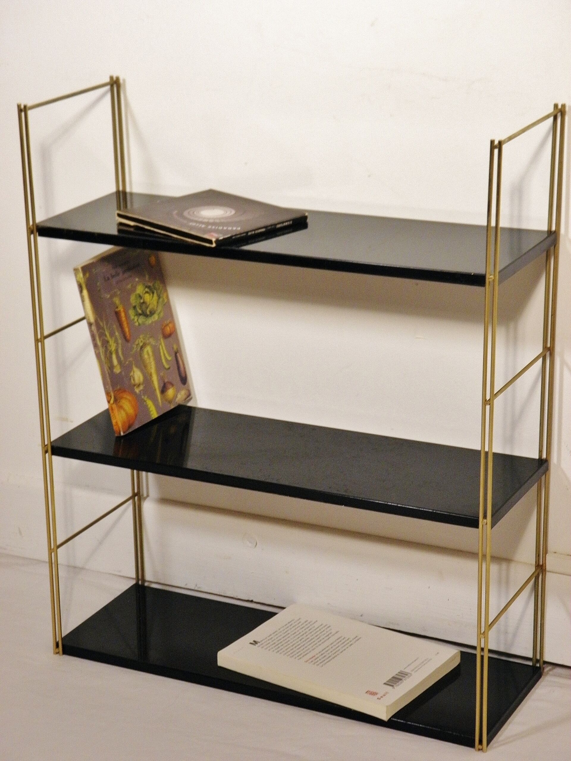 Shelves metal black and amounts Golden 60s