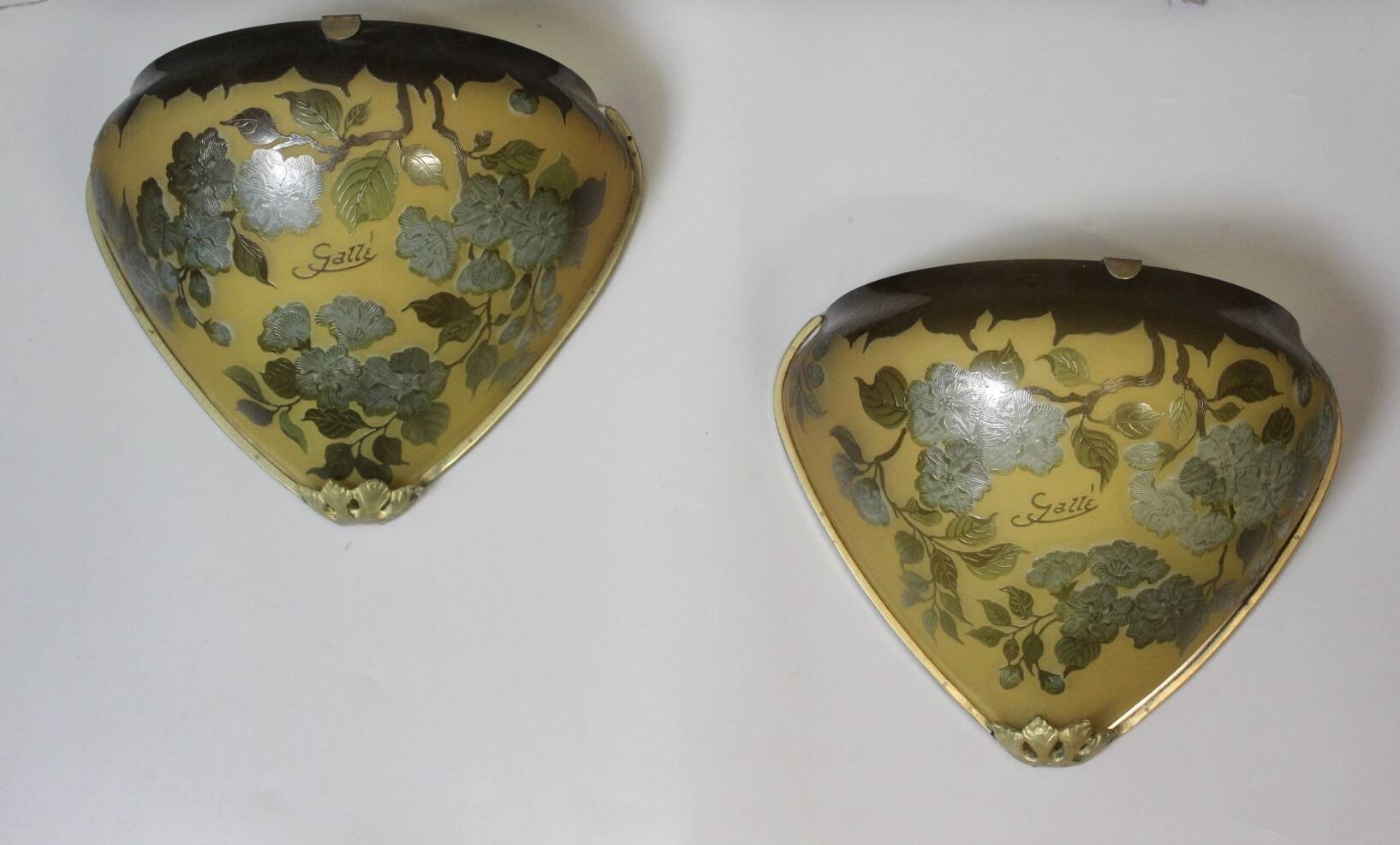 Pair of Gallé wall lights in glass paste (Tip)