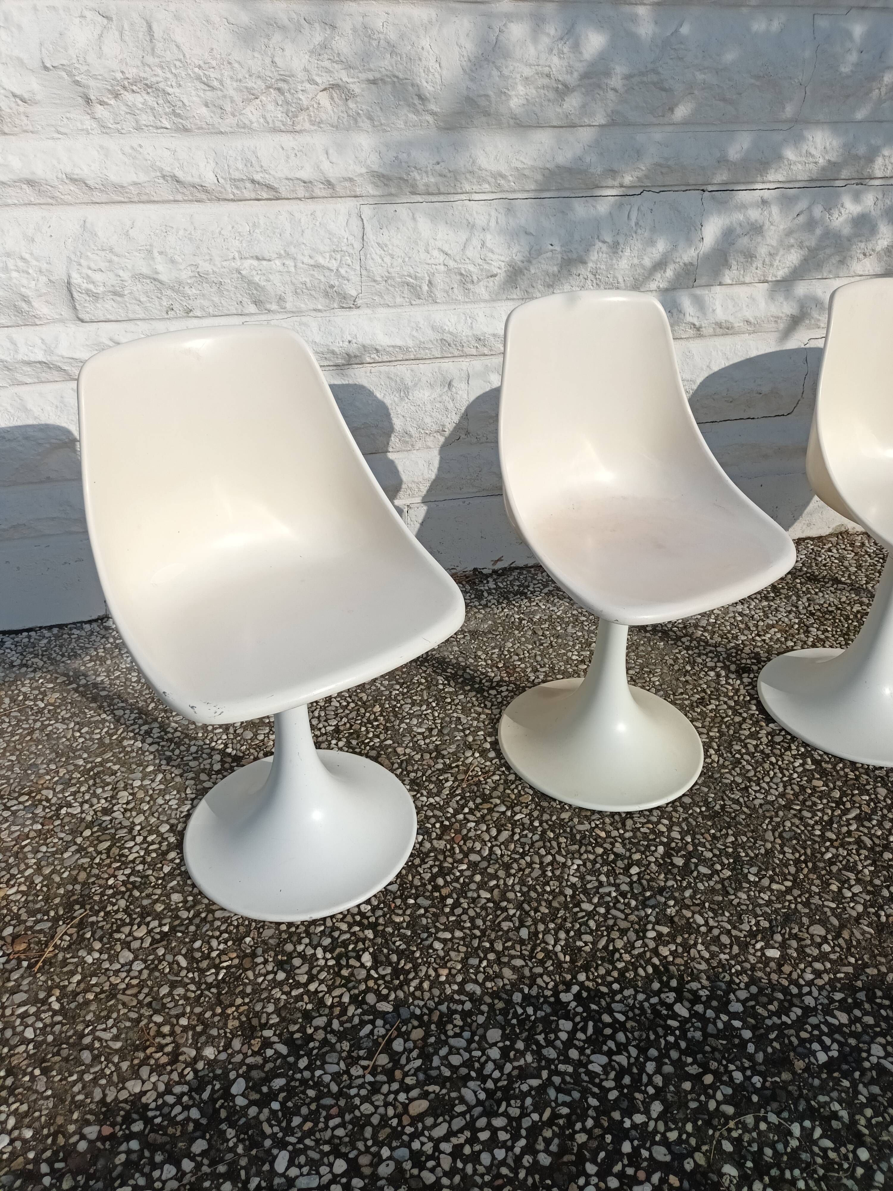 4 70s chairs
