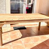 Table unique en noyer massif