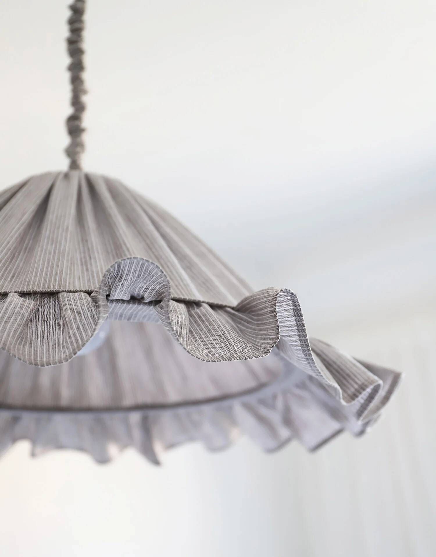 Suspension Emilia, pleated lampshade with frills, grey stripes.