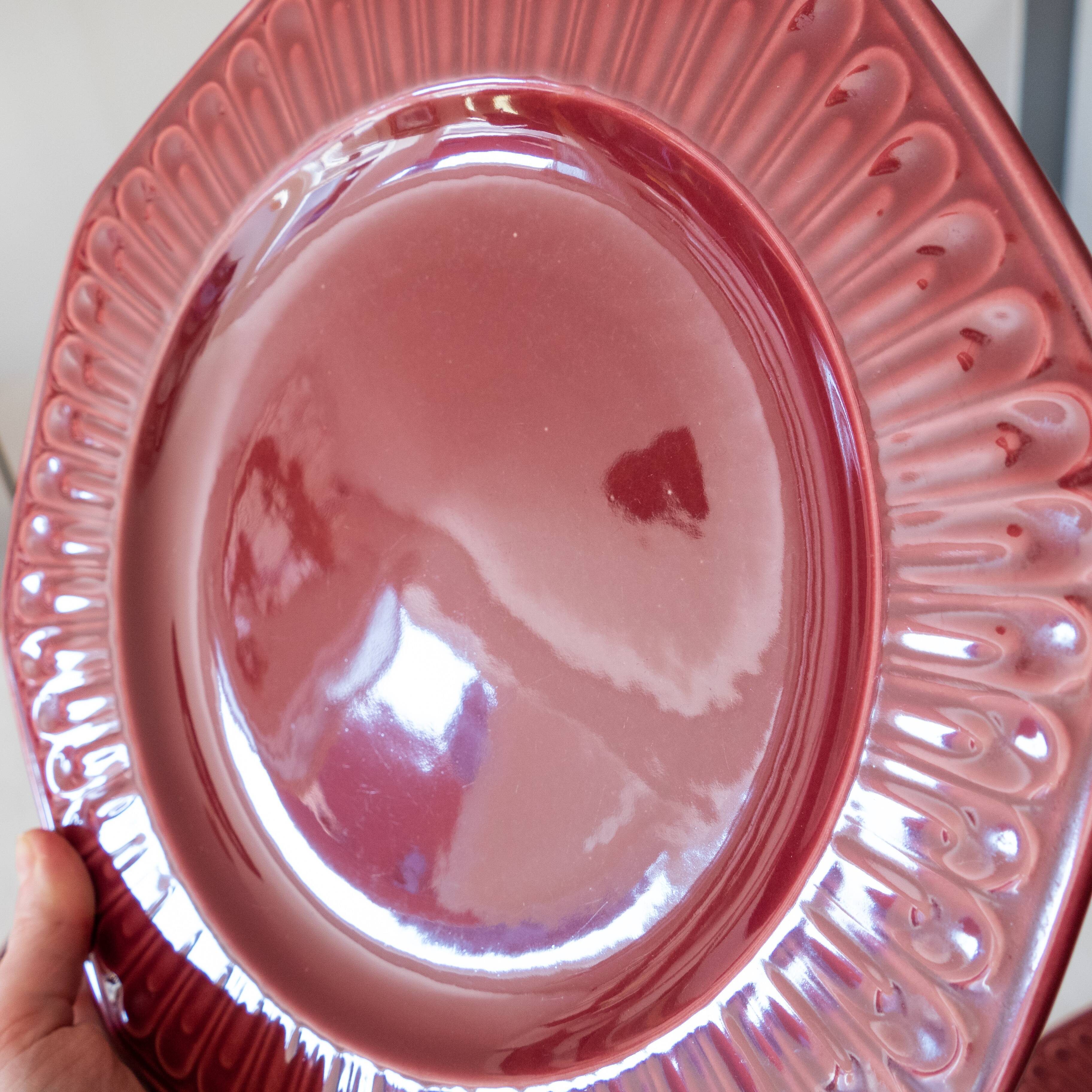 4 flat plates red ruby relief Art Decoo