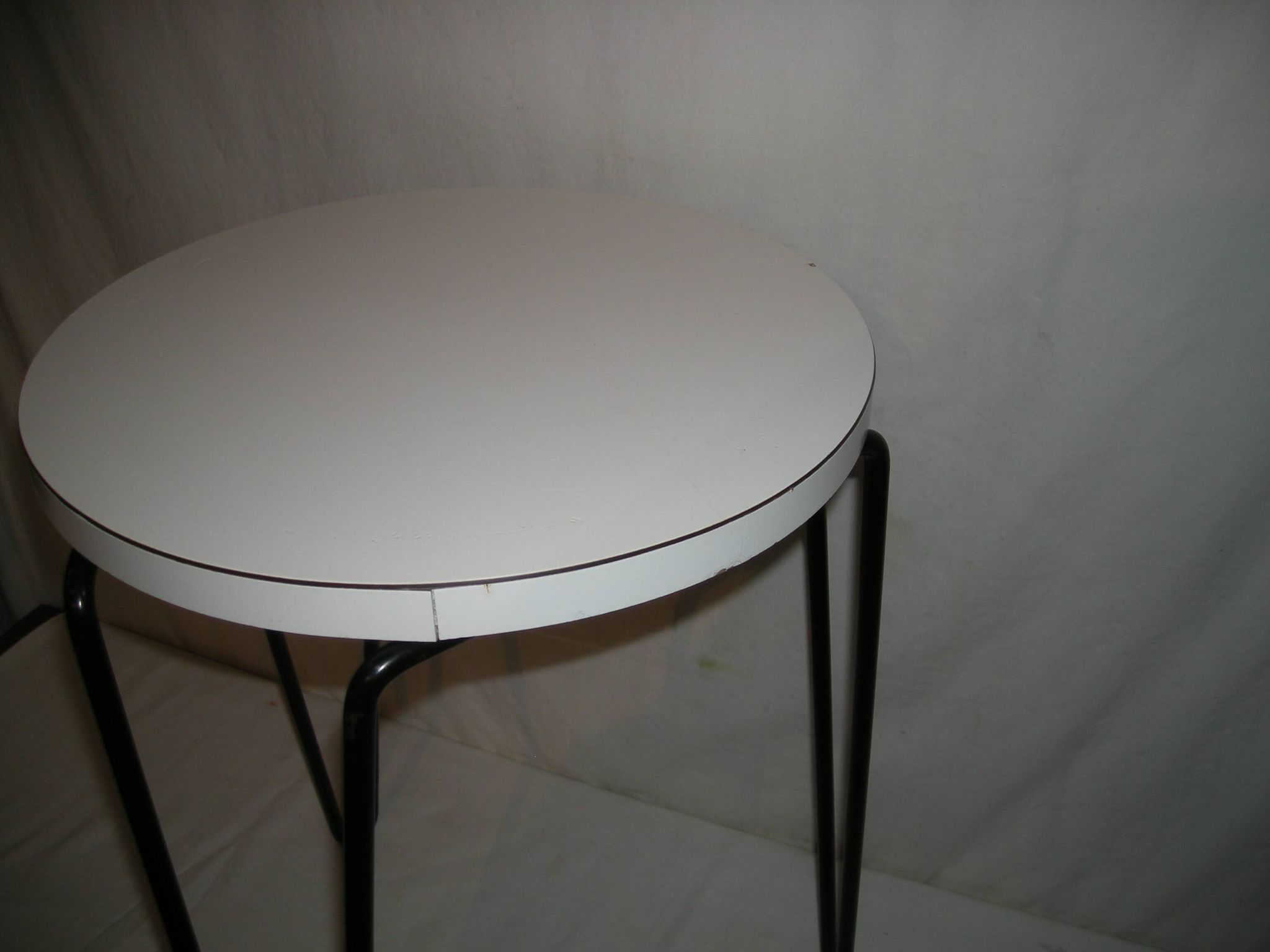 Tabouret tripode - Florence Knoll - Hairpin modèle 75 des années 50
