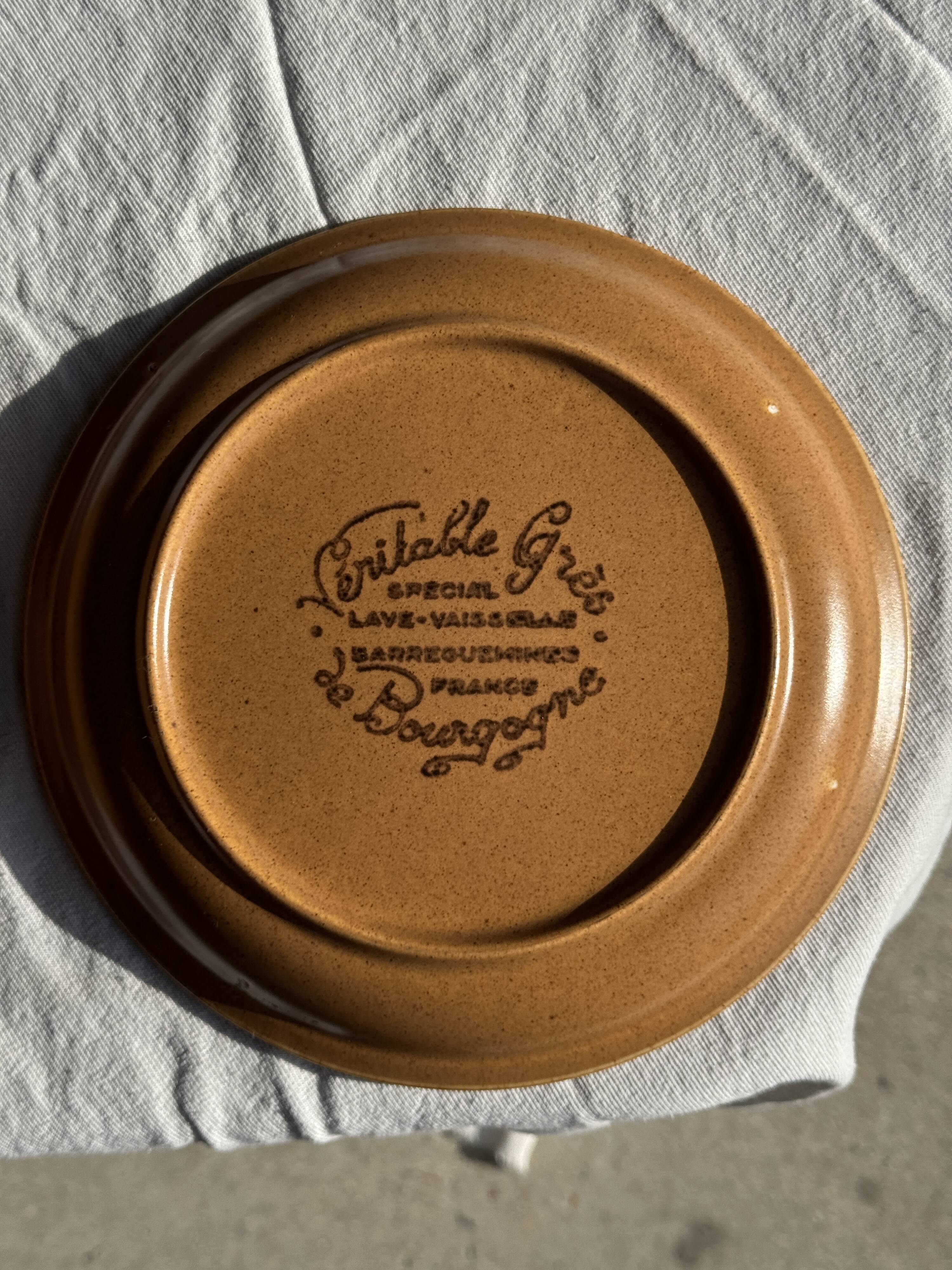 Set of 11 small dessert plates in brown-striped stoneware from Sarreguemines.