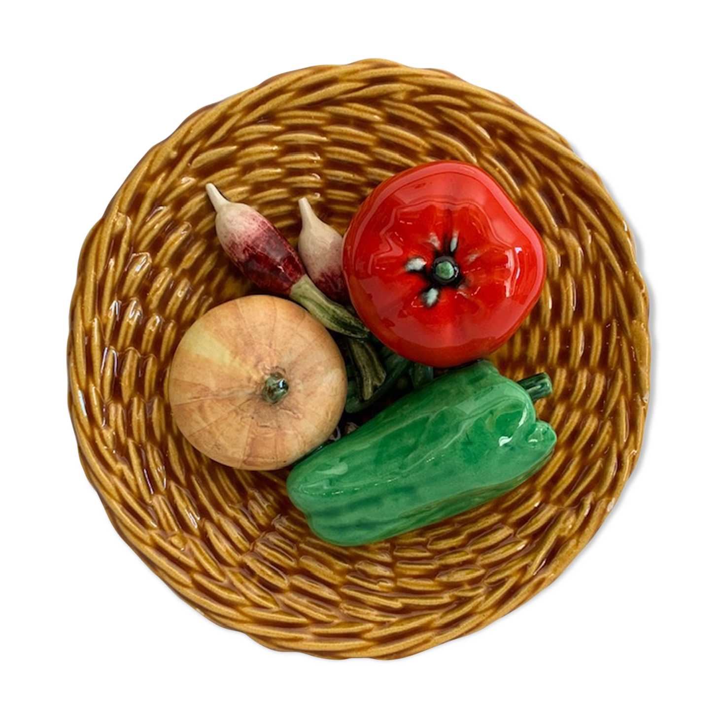 Assiette trompe l'oeil légumes en barbotine Vallauris Lamarche