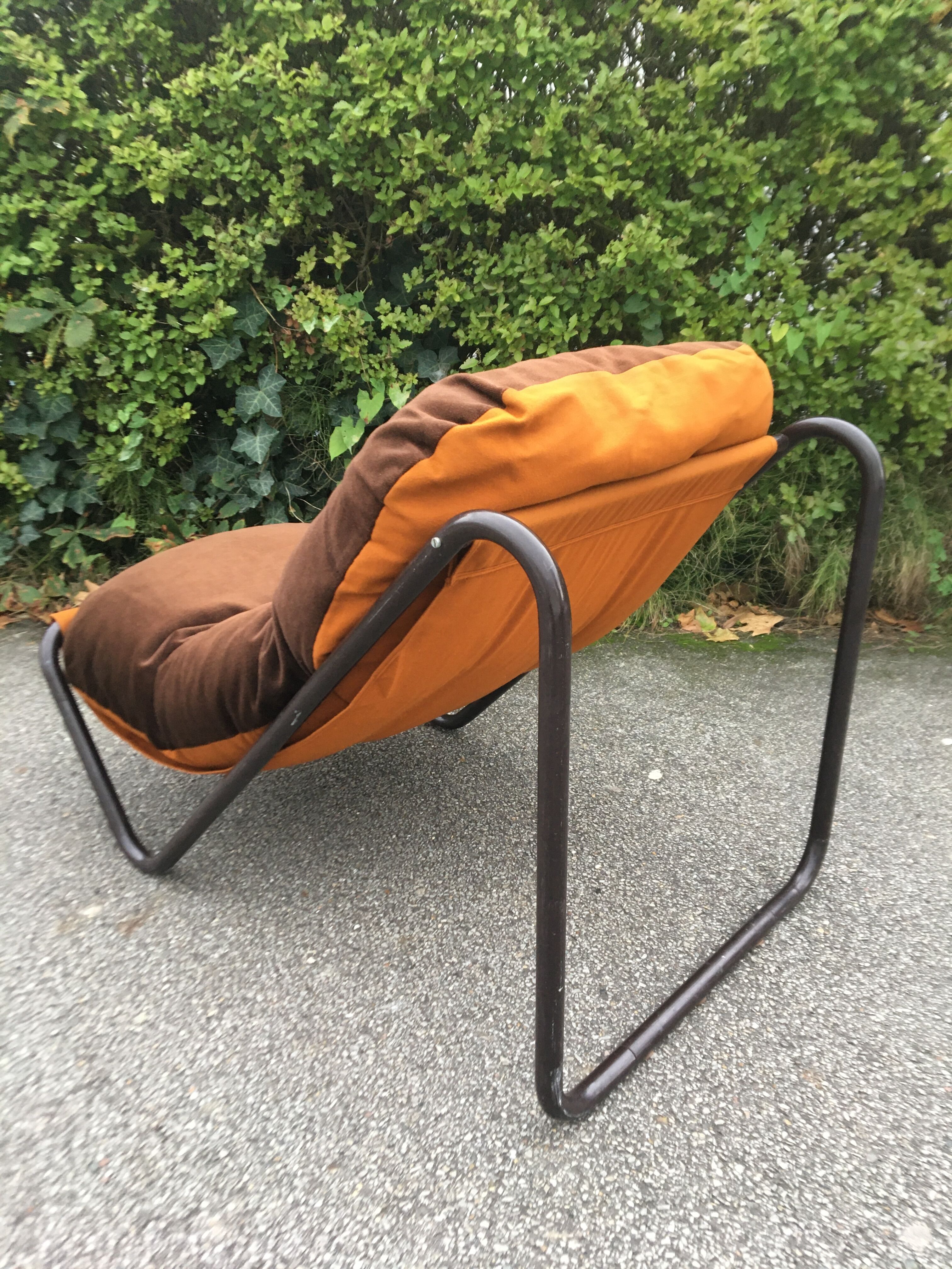 2 brown armchairs from the 70