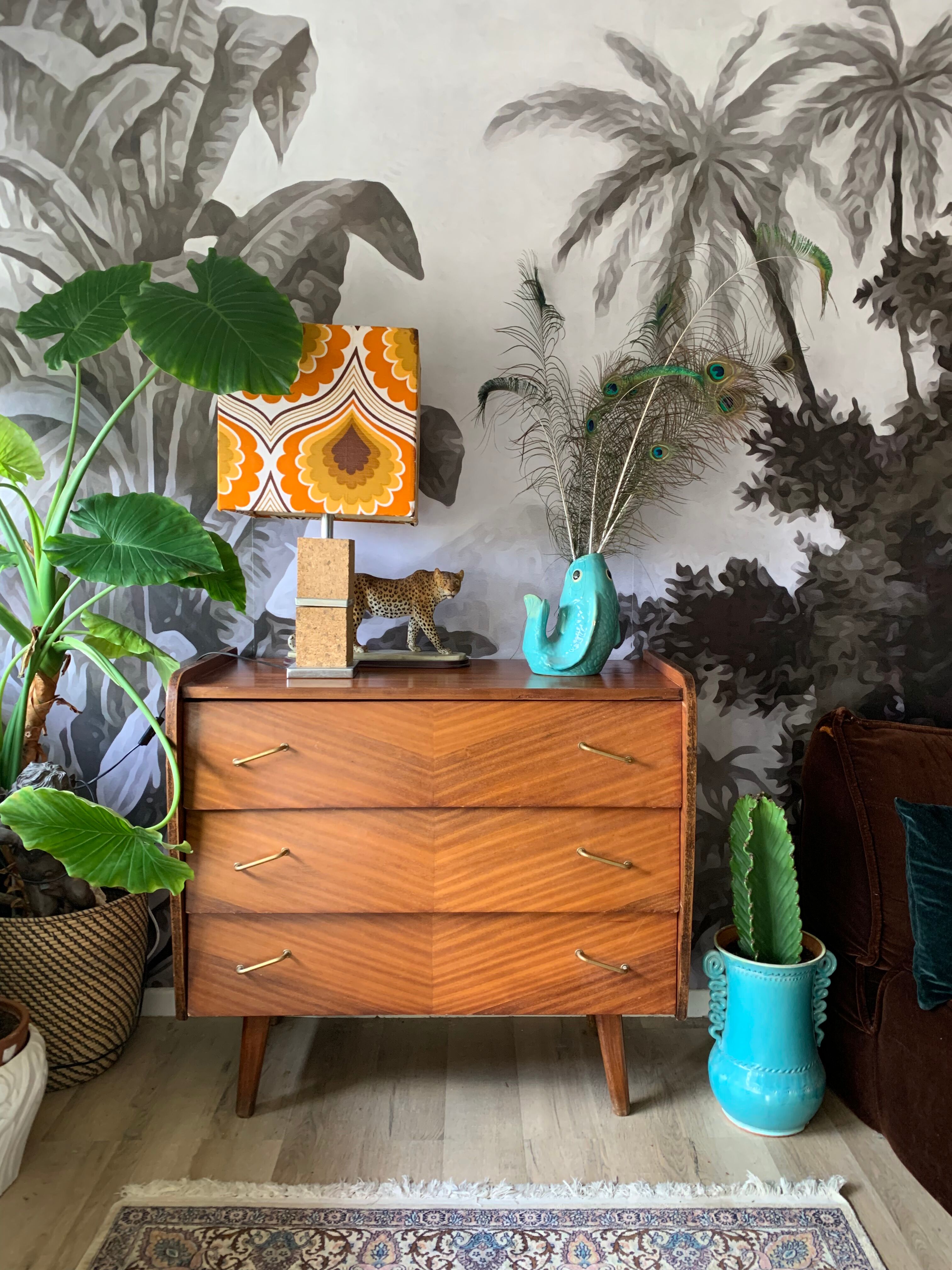 Chest of drawer compass feet