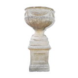 Washbasin on pedestal