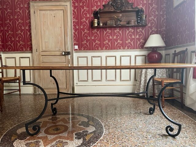 Artisanal Provencal table wrought iron base 4 chairs wreath and two armchairs gerbe Rochebobois