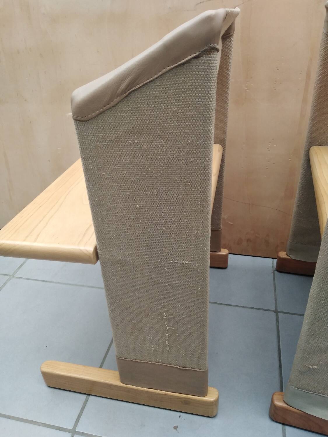 Italian chairs Due Sedie 'Canossa' by Gigi Sabadin