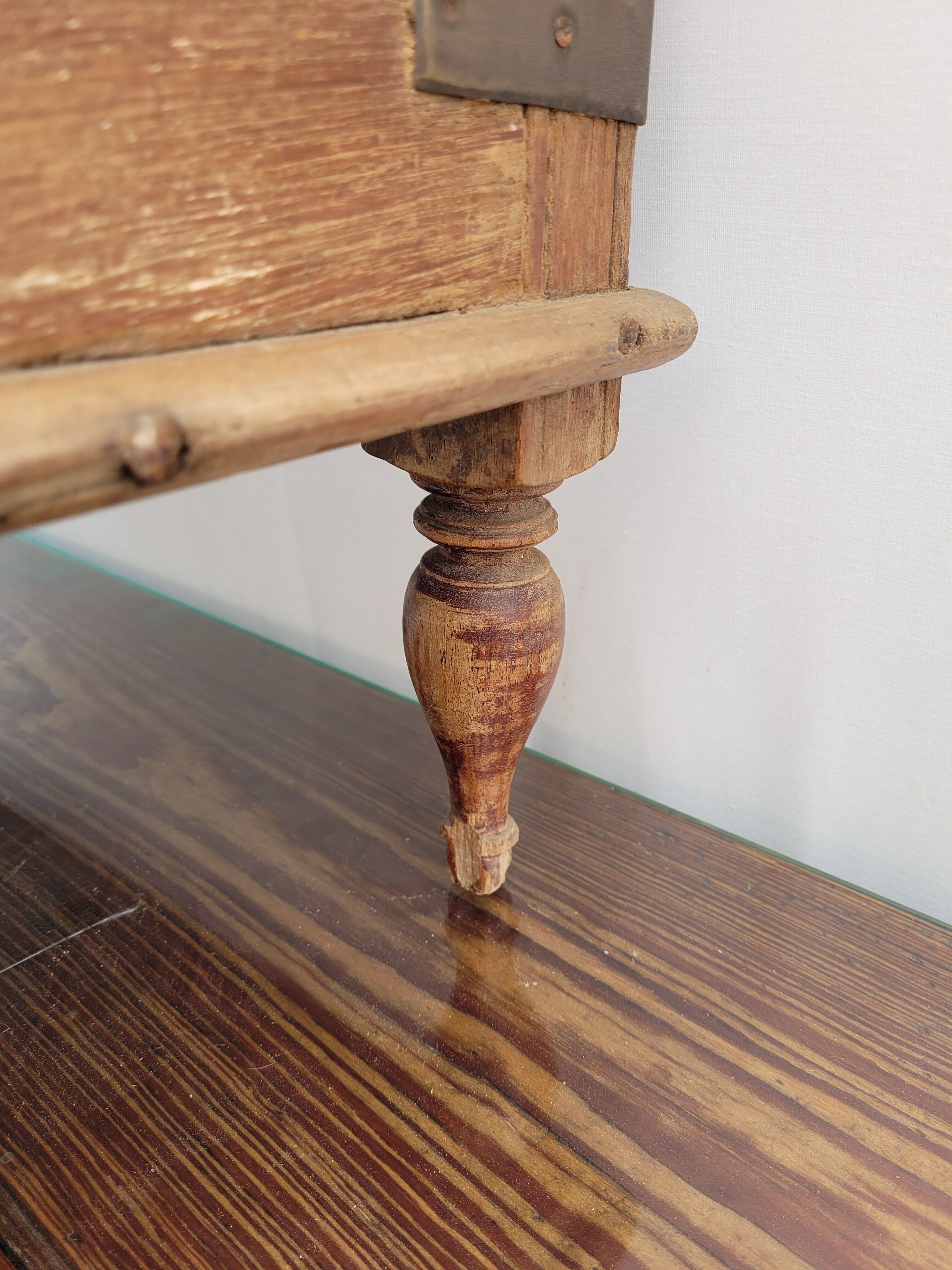 Nineteenth oak writing room