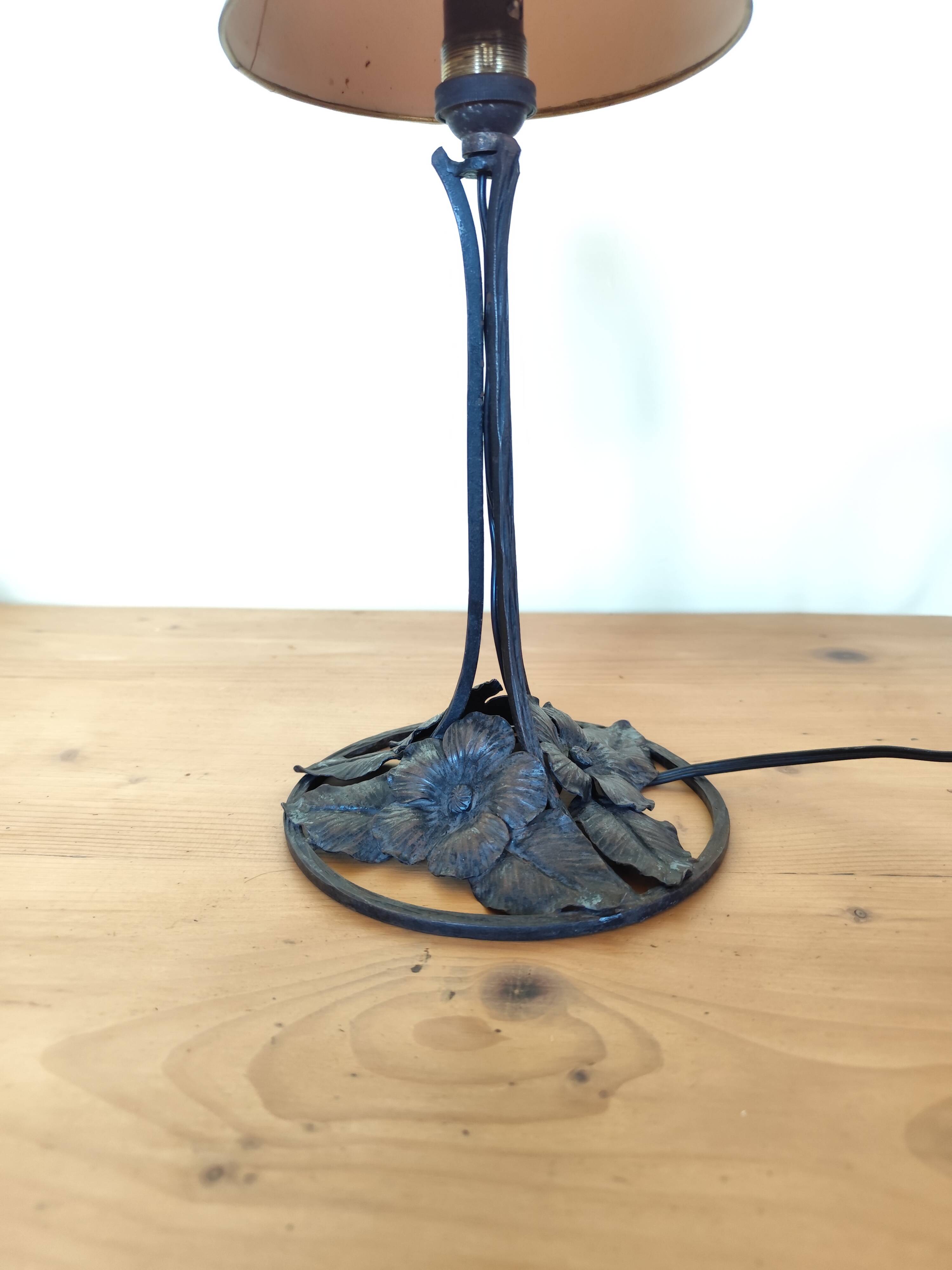 Wrought iron lamp - Art Nouveau lamp, black metal, plant decoration.
