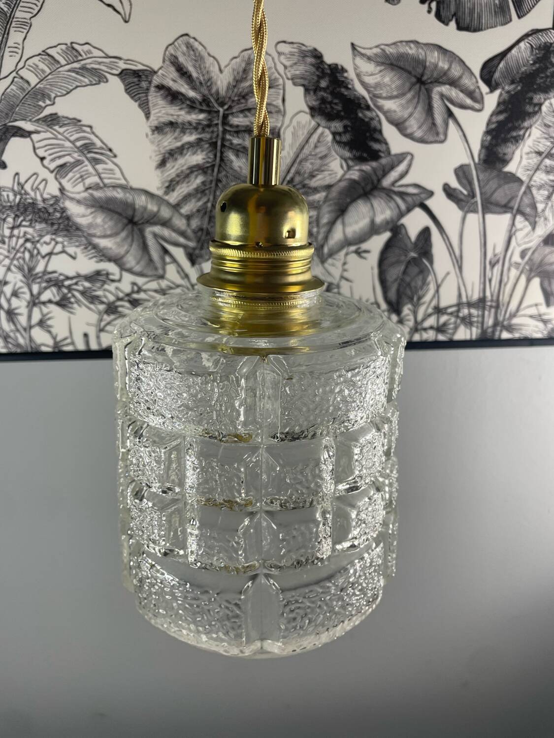 Pendant light with vintage globe