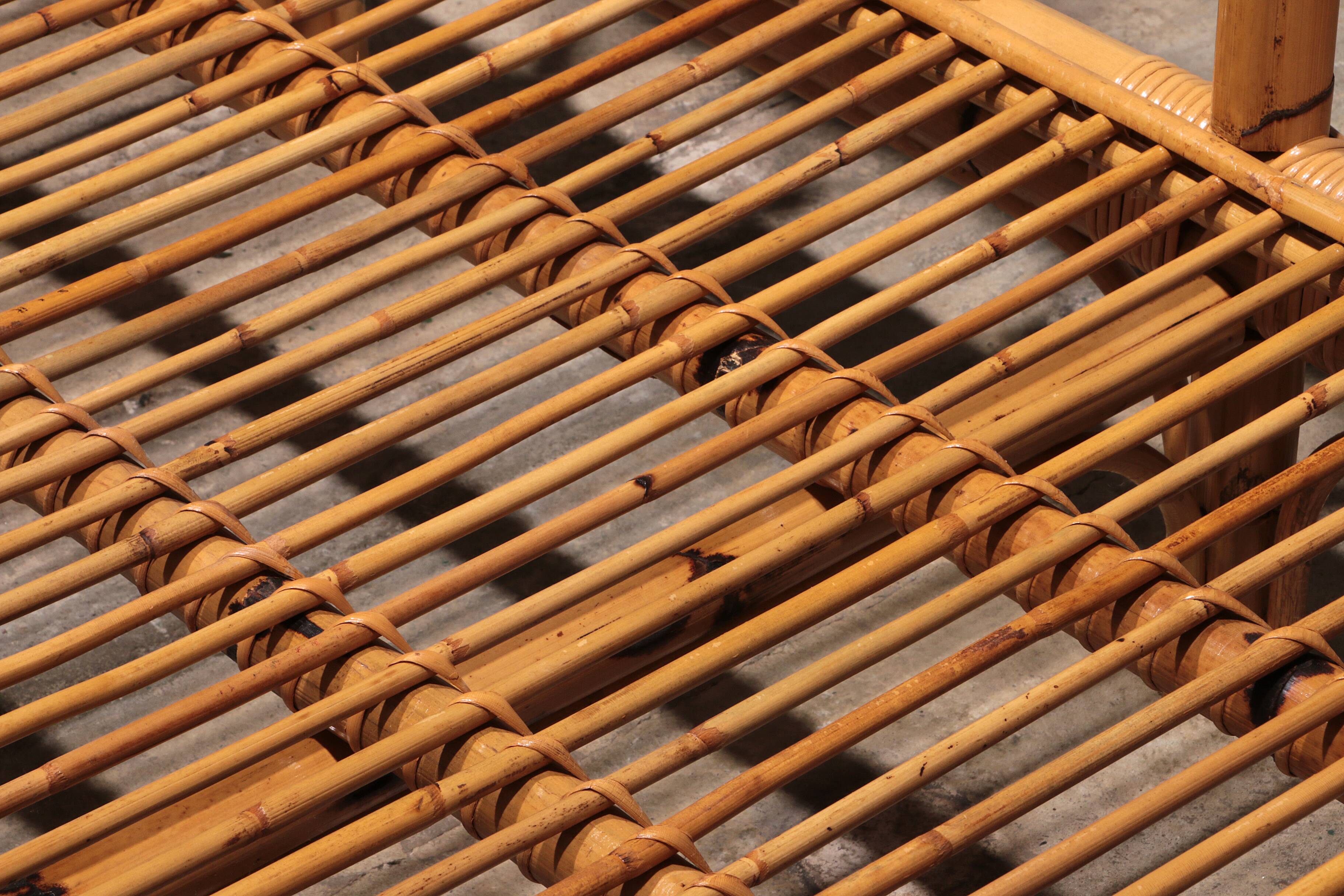 Canapé italien en bambou avec coussins, années 1970