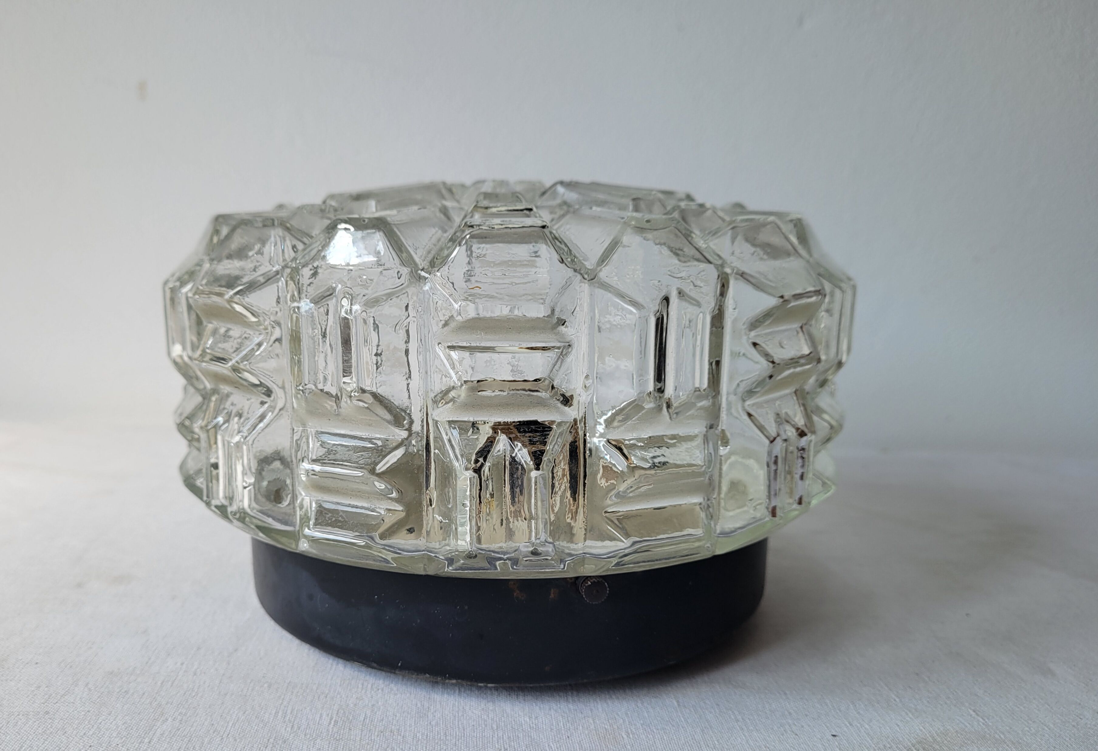 Cast glass ceiling lamp