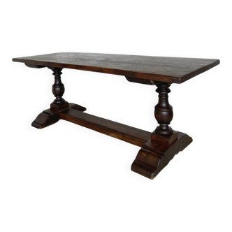 A fine 18th Century French walnut dining table