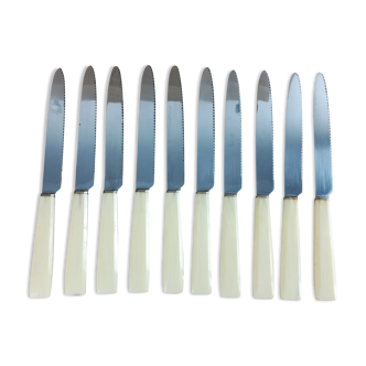 Knives with horn or bone handles