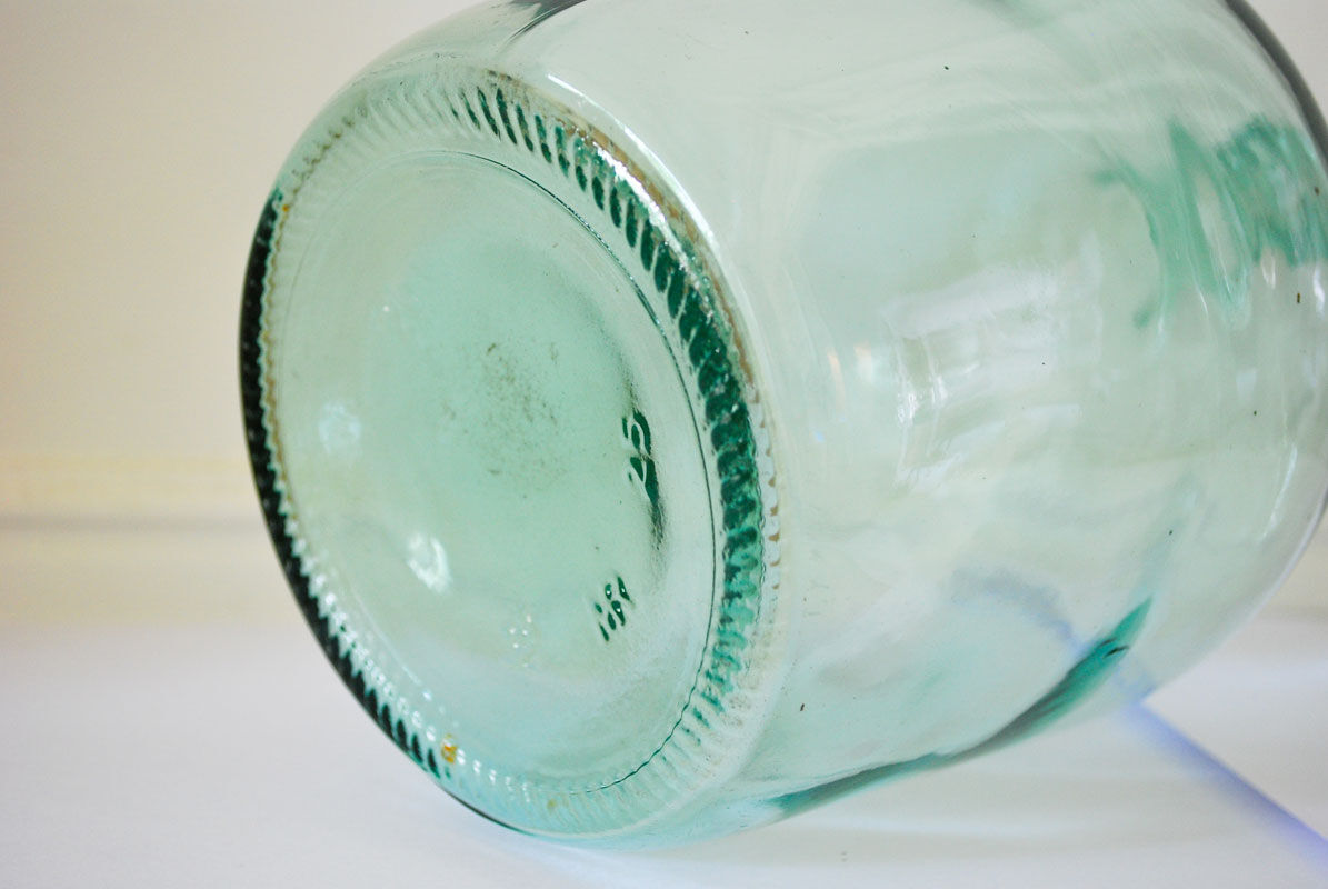 2L capacity demijohn