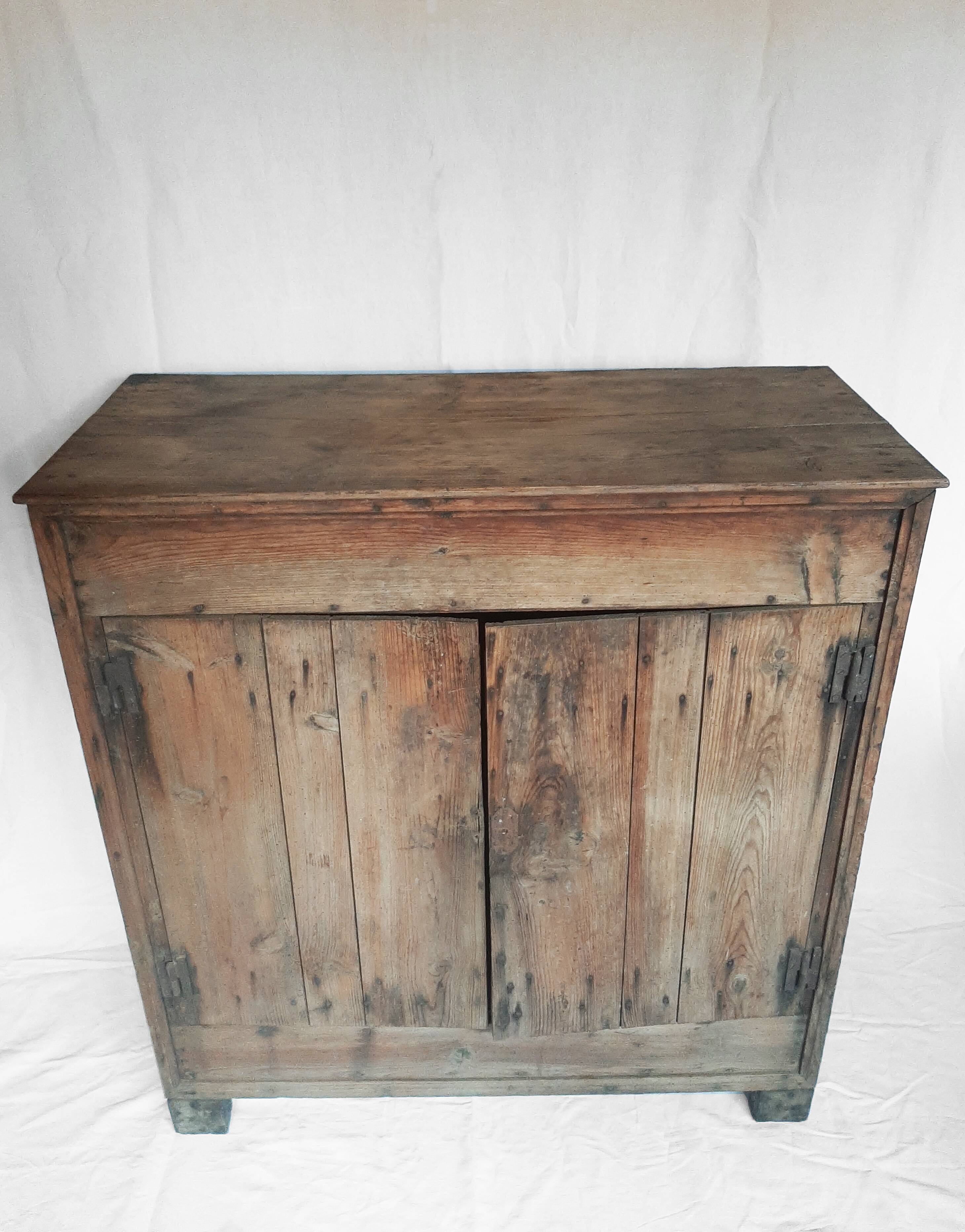 Parisian raw wood buffet