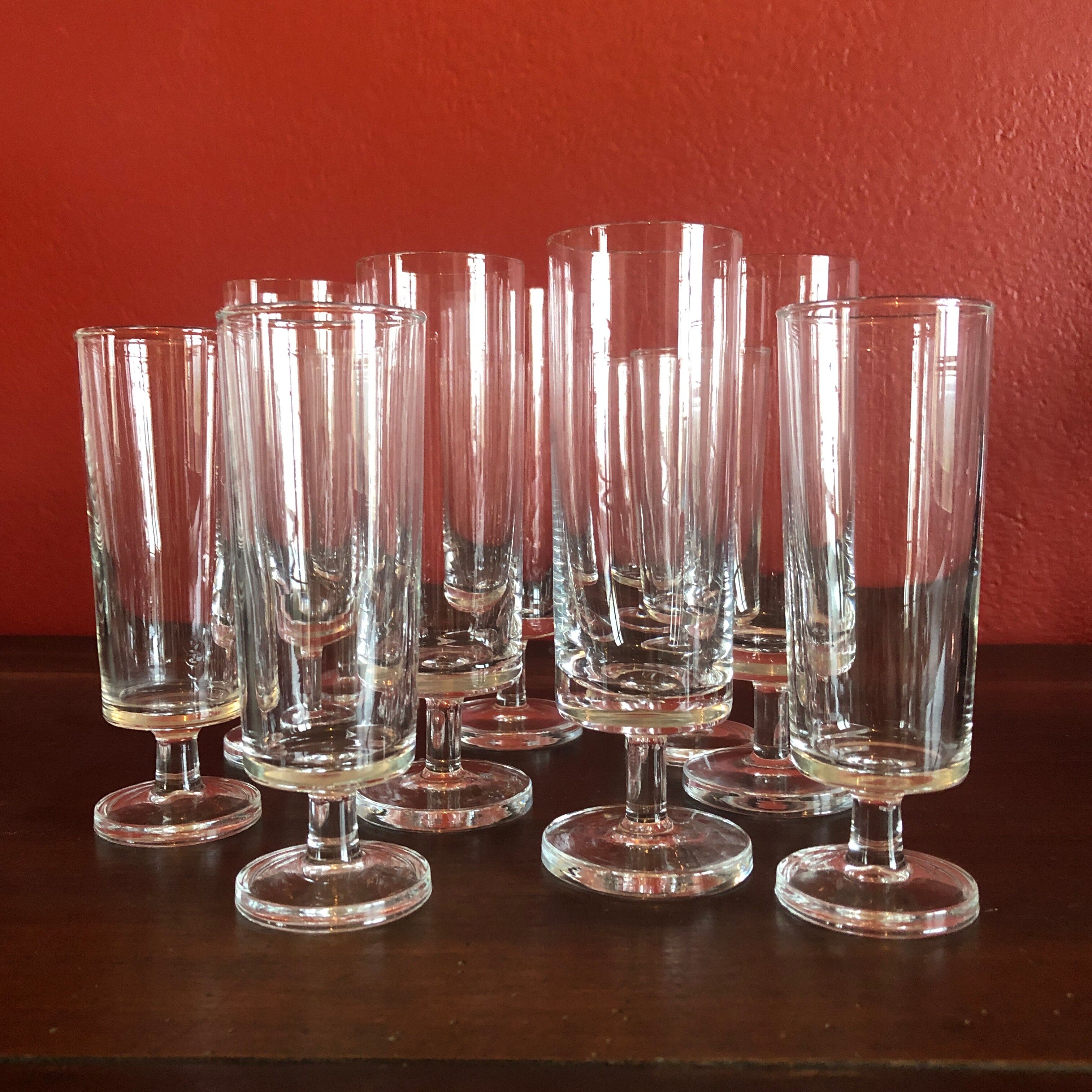 Series of 10 champagne flutes