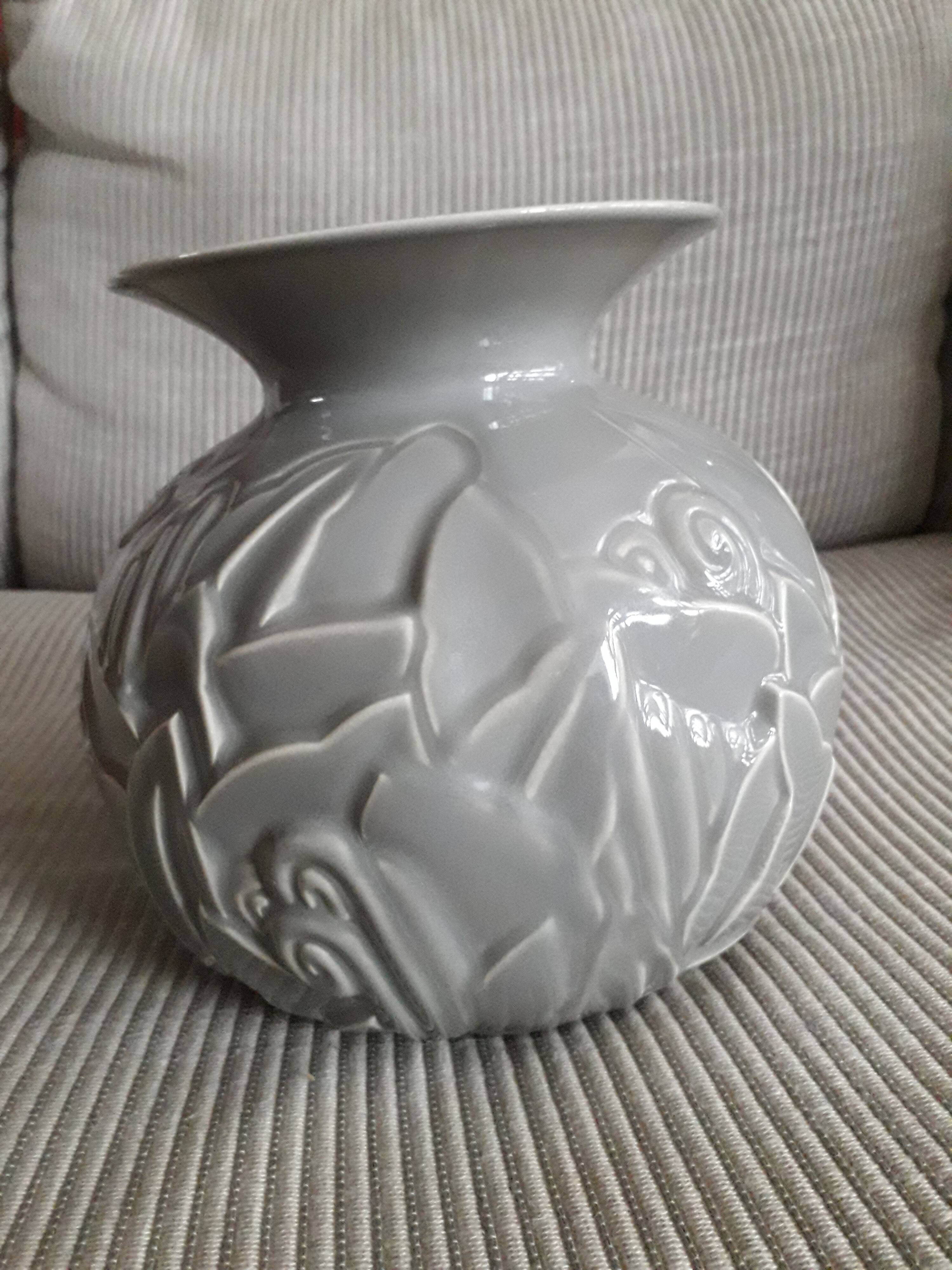Vase art-déco au motif floral