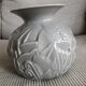 Vase art-déco au motif floral