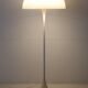 Lampe sur pied "Panthella" de Louis Poulsen / Verner Panton / design danois moderne