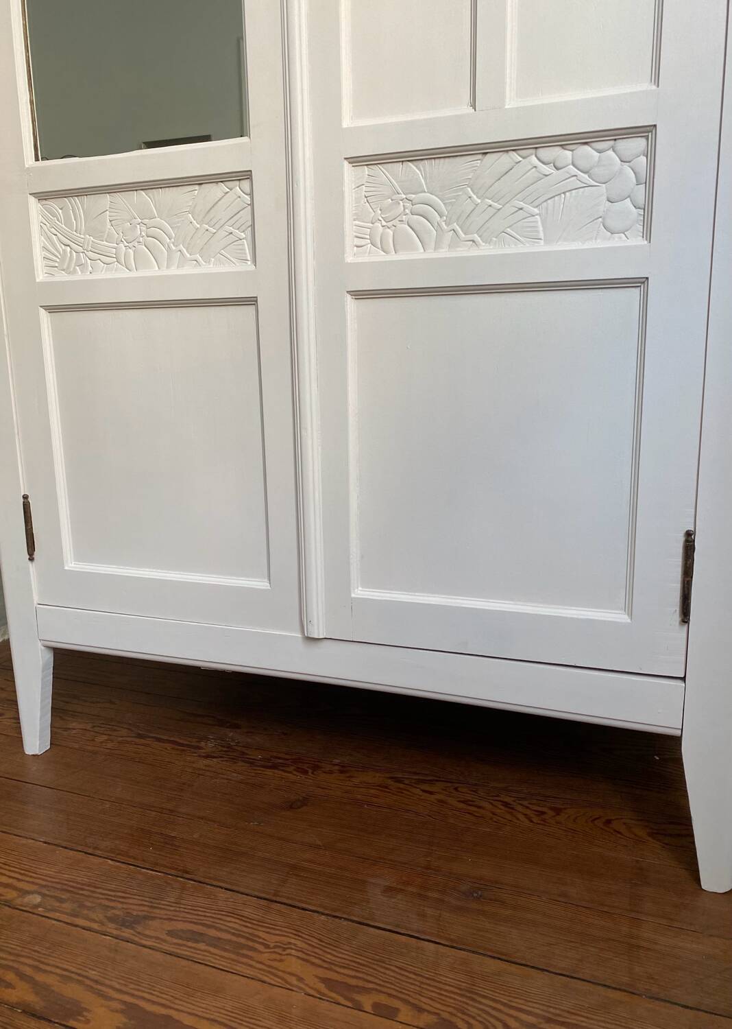 Armoire parisienne