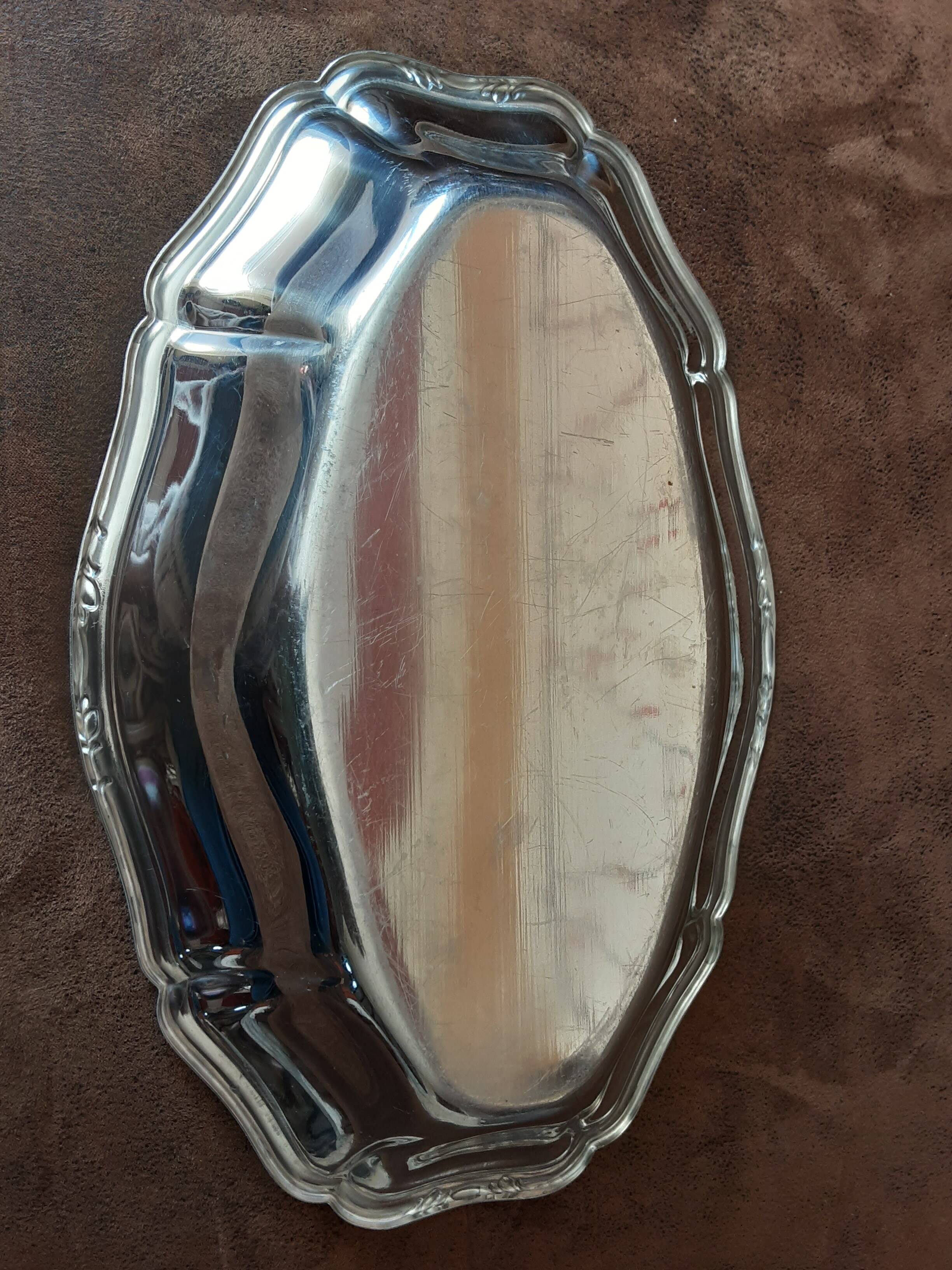 Oval metal plate