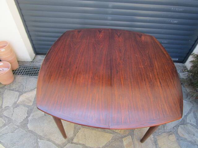 60s Scandinavian table in rosewood