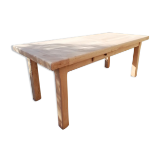 Farm table