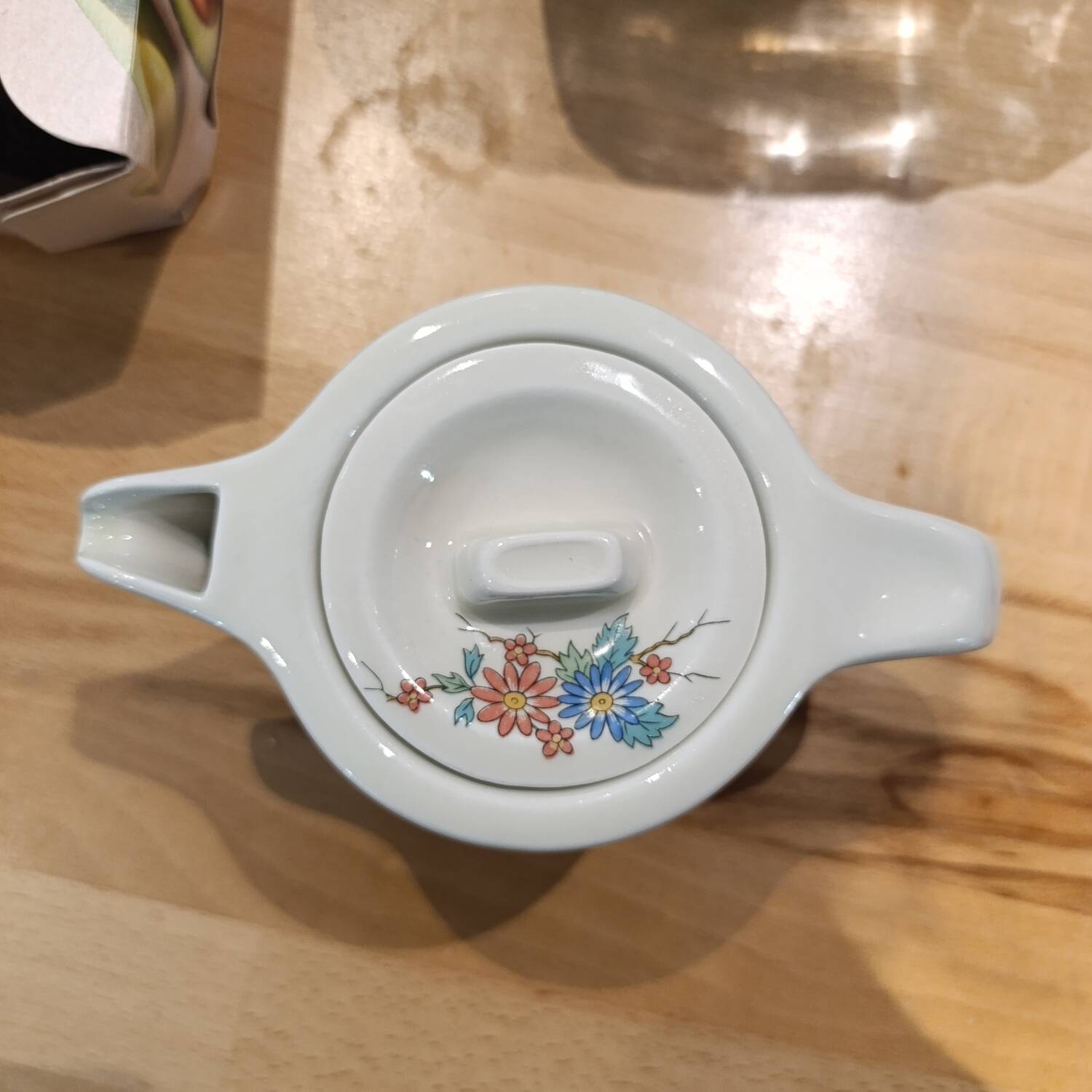 Pillivuyt individual teapot with Oriental decor