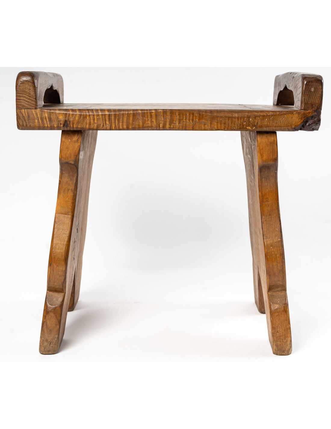 Tabouret en bois sculpté, chêne, 1950-1960