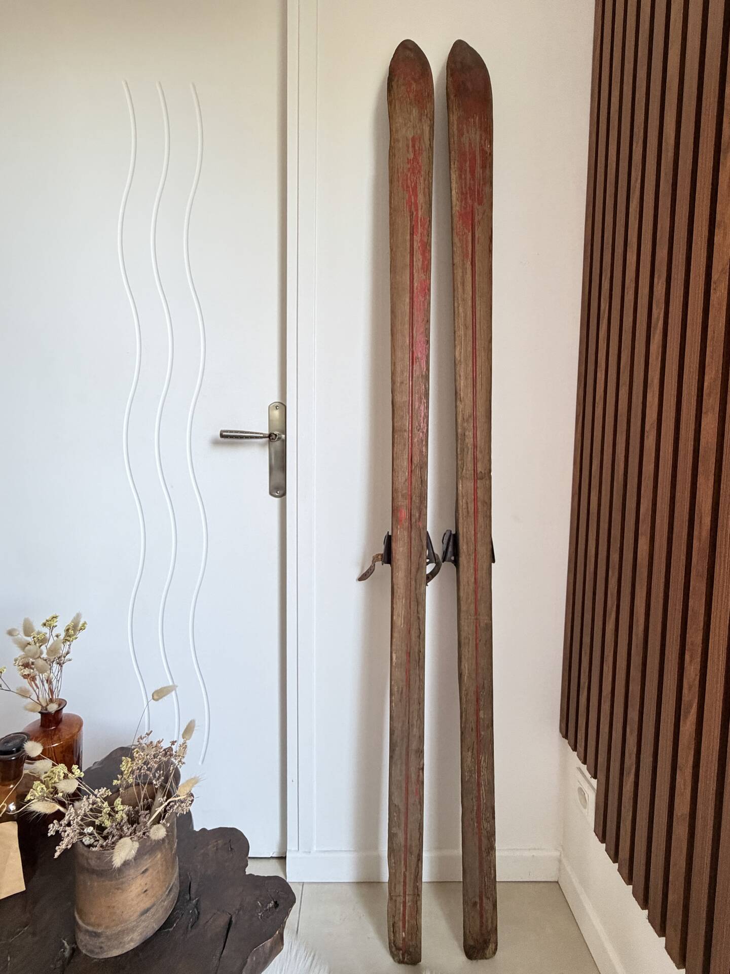Pair of vintage wooden skis 184cm
