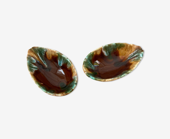 Pair of cups