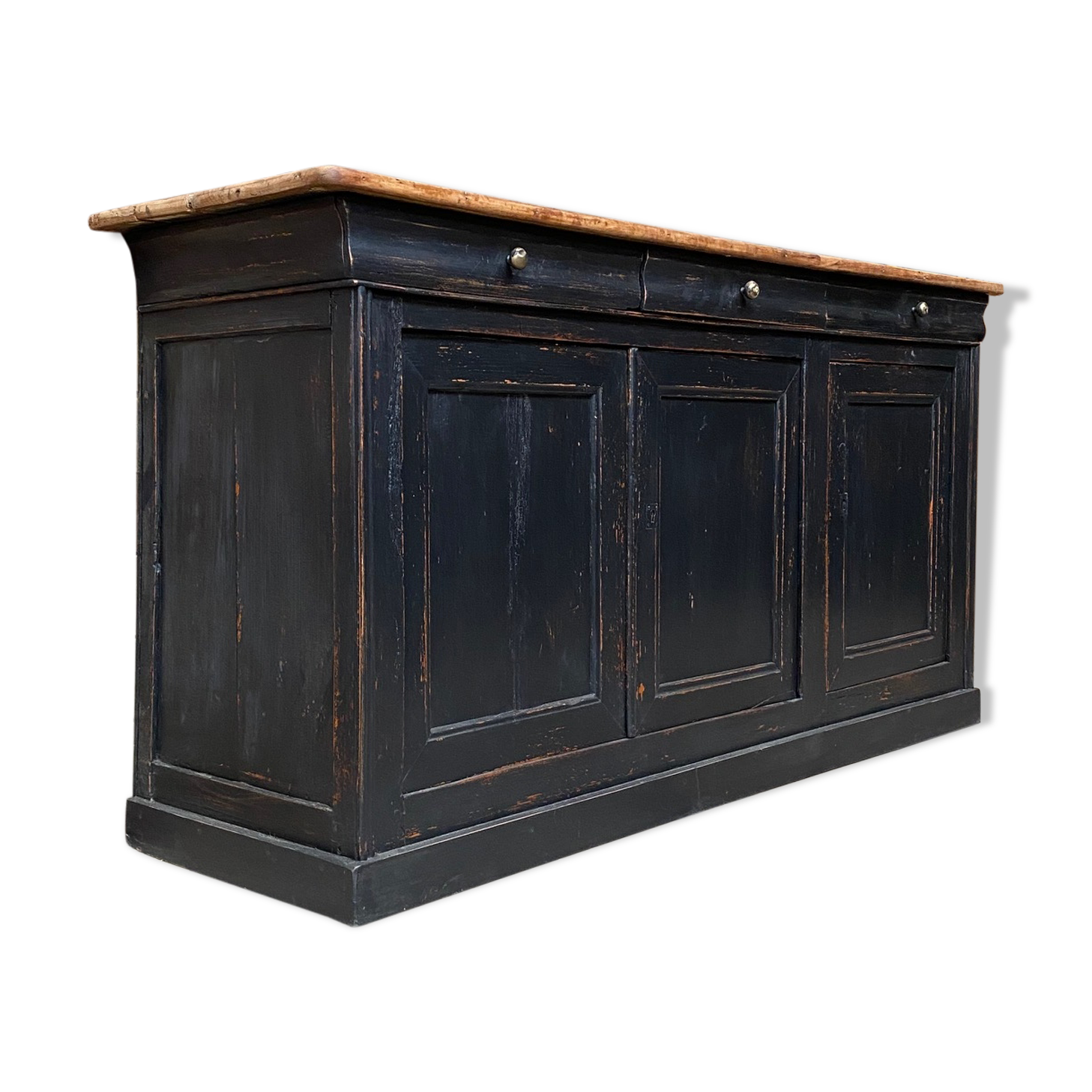 3-door skated buffet