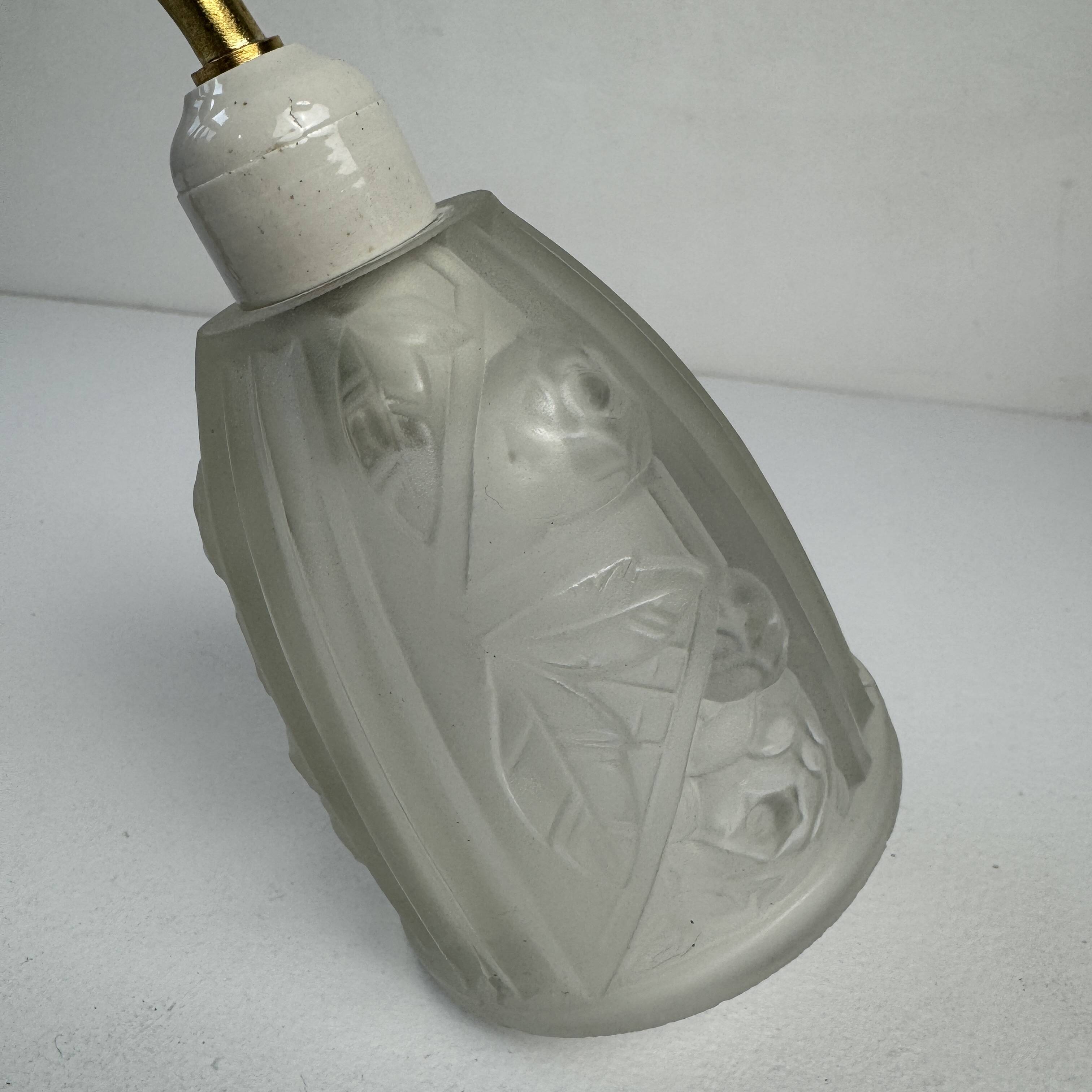 VINTAGE ART DECO APPLIQUE