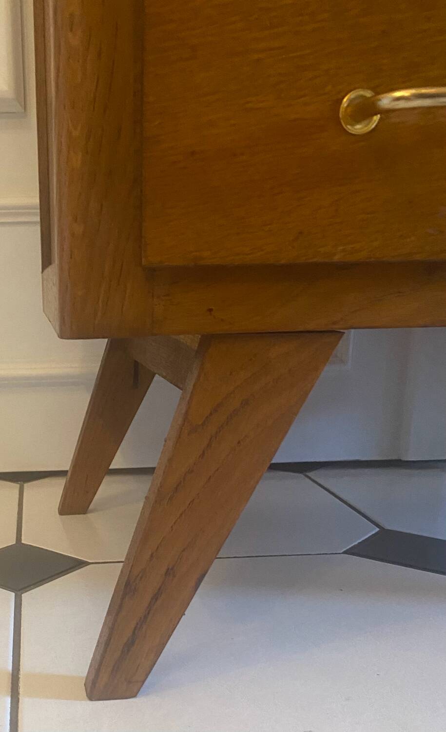 Commode vintage pieds compas