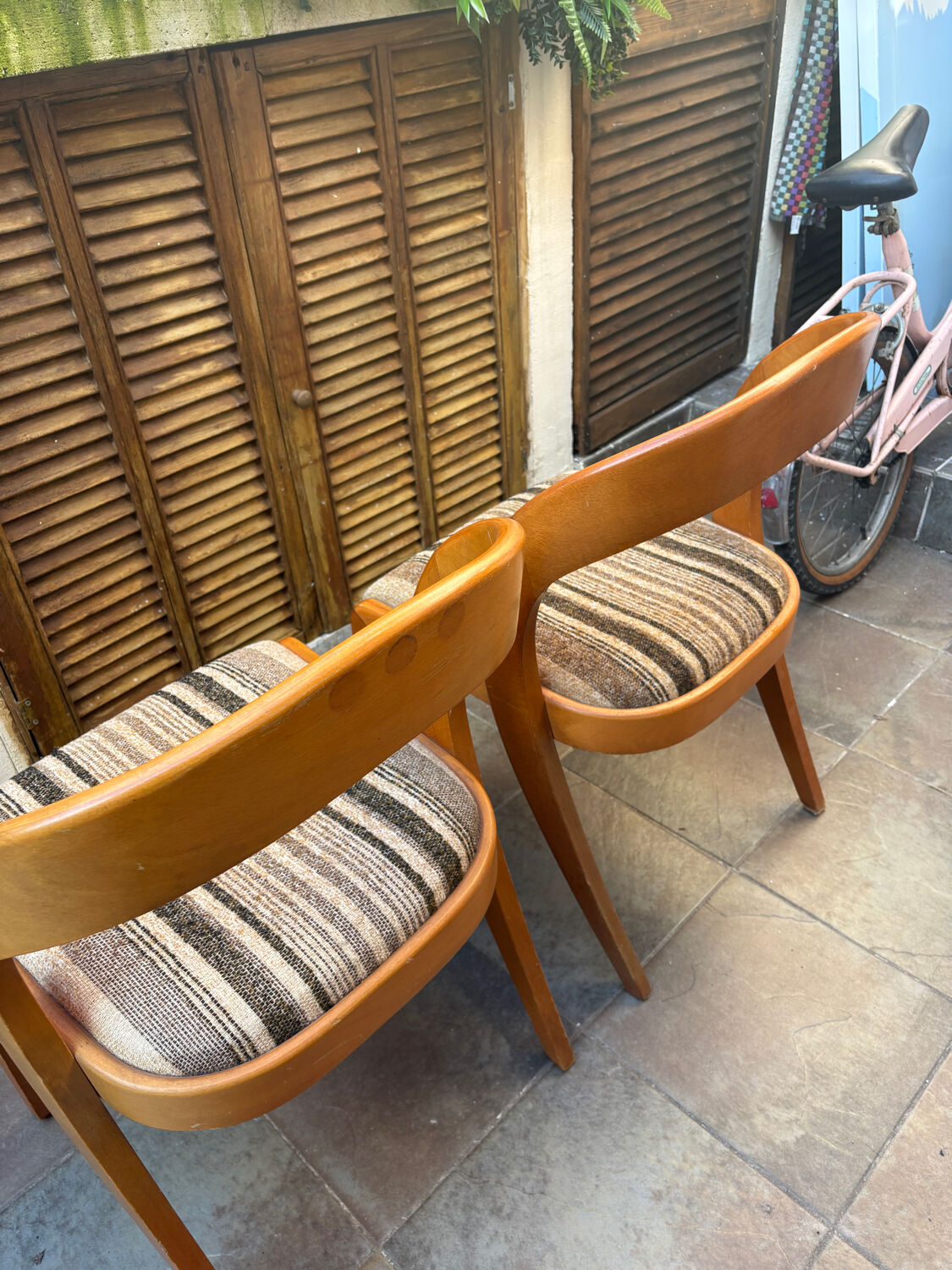 Baumann gondola chairs