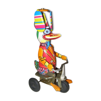 Metal toy Knox and Floyd - Duck on his tricycle and hat: animated key mechanism
