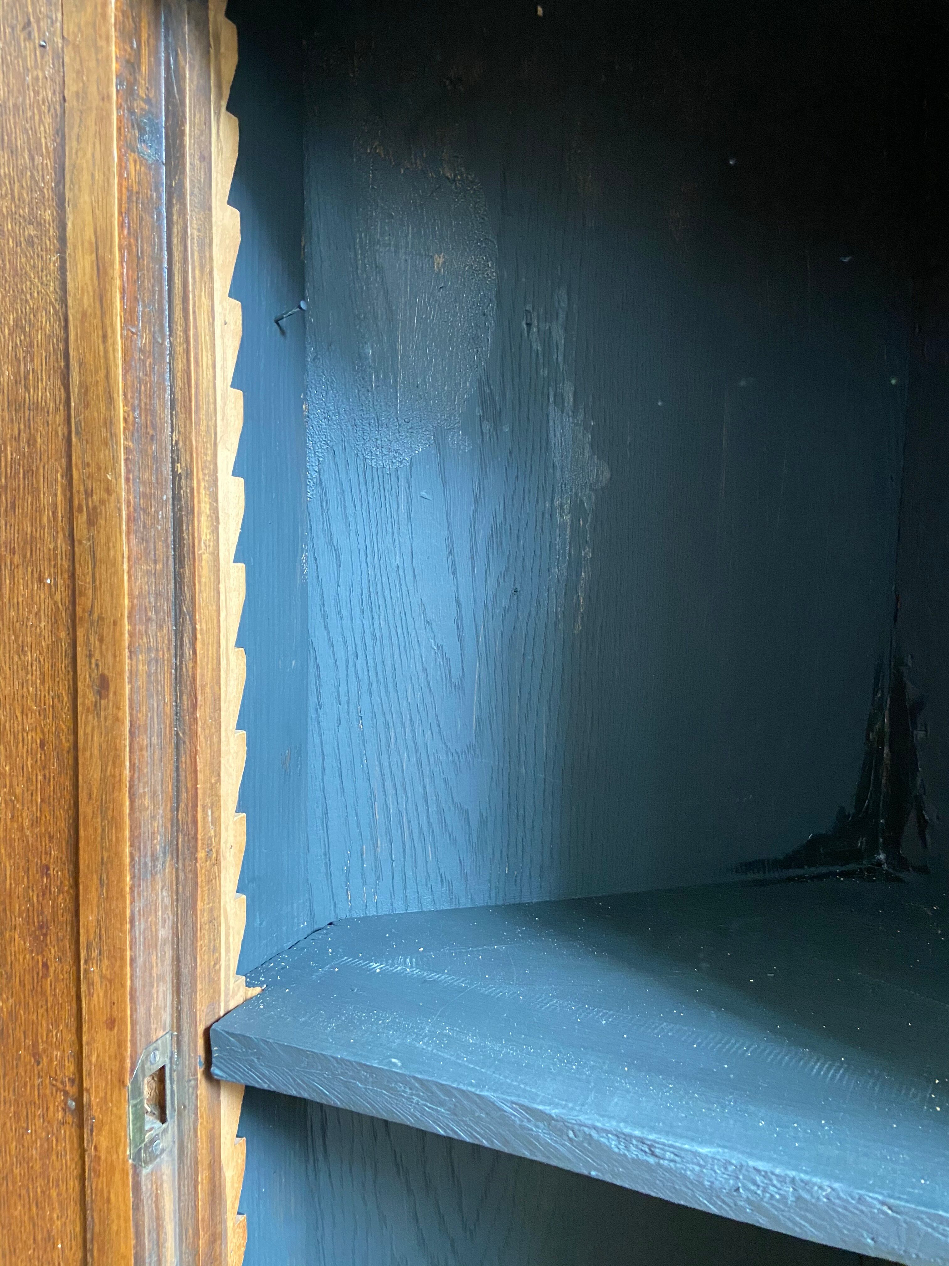 Wooden corner confectioner