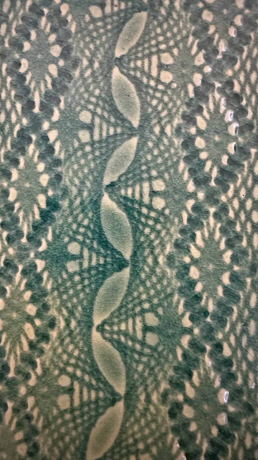 Large dessous de plat en céramique de Annick Séguret