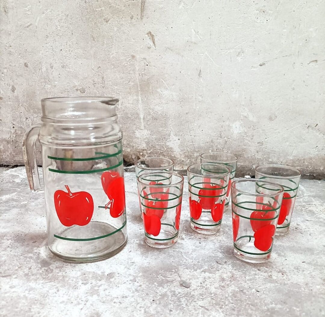 Vintage lemonade service