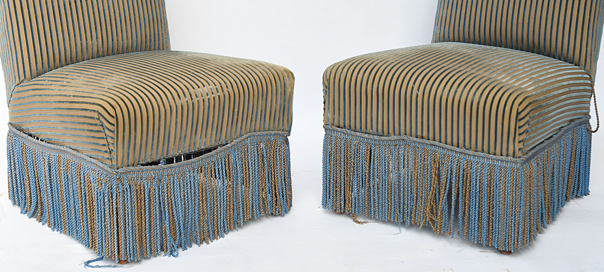 Pair of heating chairs