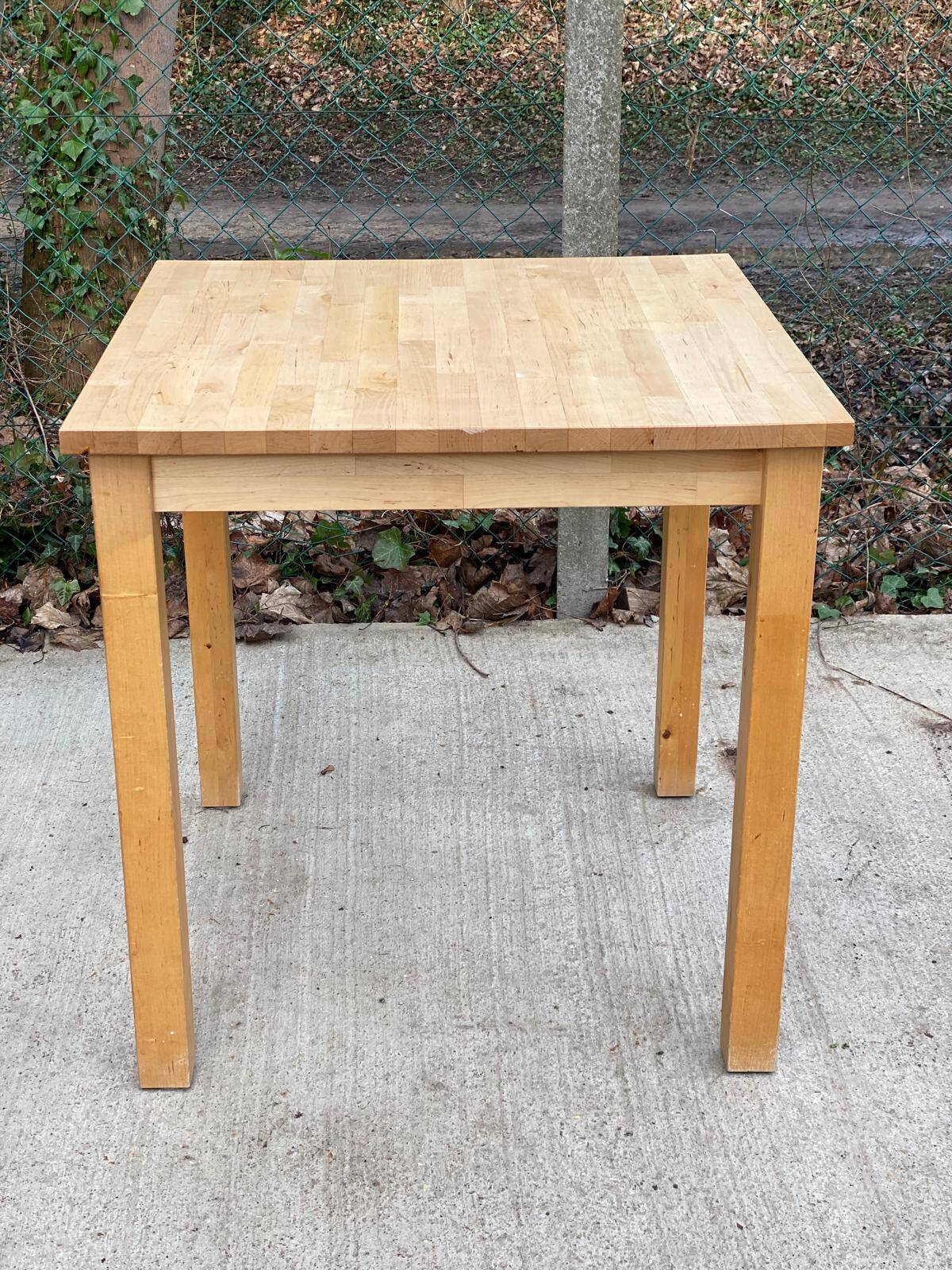 Scandinavian square kitchen table in solid wood 75cm