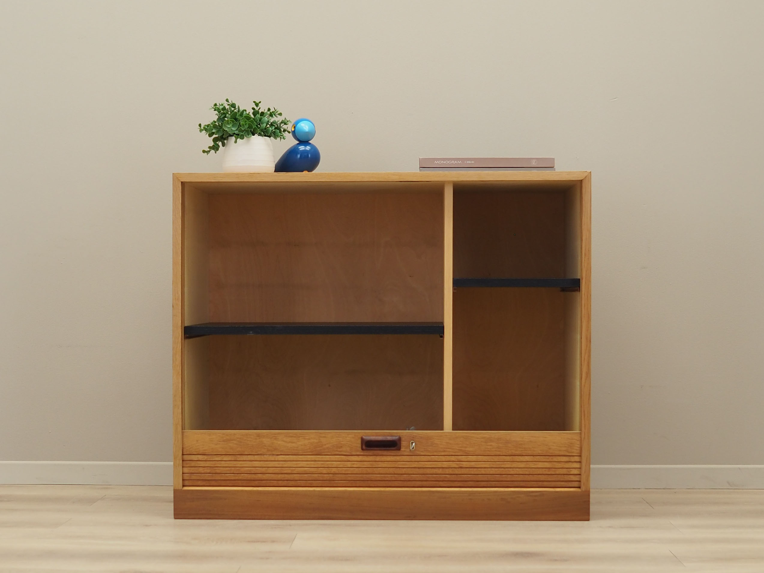 Commode en frêne, design danois, années 1970, fabricant SKM